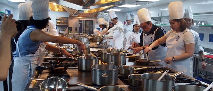 Mitmachveranstaltungen wie Kochkurse sind als Kundenevents der Renner. (Bild: cumi&ciki/Flickr)