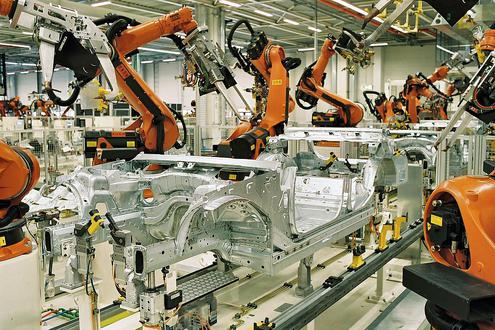 BMW Montagestrae mit Robotern (Bild: Magnus Manske / wikipedia.org)