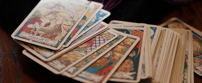 Mit KPIs ist es ein wenig wie mit Tarot-Karten: Geschickt gelegt, lassen sich ganz irre Dinge beweisen. (Bild: MiraCosic / pixaby.com)