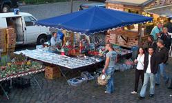 Whrend Offline-Marktpltze einen besonderen Flair haben, felht bei Online-Marktpltzen oftmals das Einkaufserlebnis. (Bild: Verena Grndel)