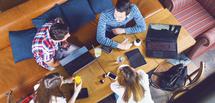 Selber machen oder an eine Agentur ausgliedern? Nicht nur in kleinen Teams muss ständig neu entschieden werden, welche Aufgaben an Agenturen übertragen werden sollen. Selber machen oder an eine Agentur ausgliedern? Nicht nur in kleinen Teams muss ständig neu entschieden werden, welche Aufgaben an Agenturen übertragen werden sollen.