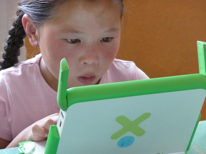 Google betritt den ELearning Markt mit einer Hausaufgaben-App. (Bild: One Laptop per Child/Flickr)