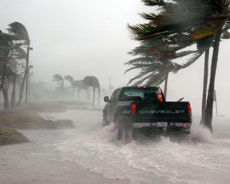 Verheerend: Shitstorm knnen wie Hurricane ber ein Unternehmen hereinbrechen. Vorbereitung ist dann alles. (tpsdave / pixabay)