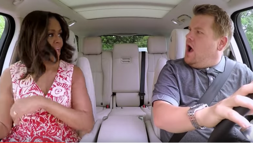 James Corden mit Michelle Obama beim Carpool Karaoke (Bild: Screenshot: iBusiness)