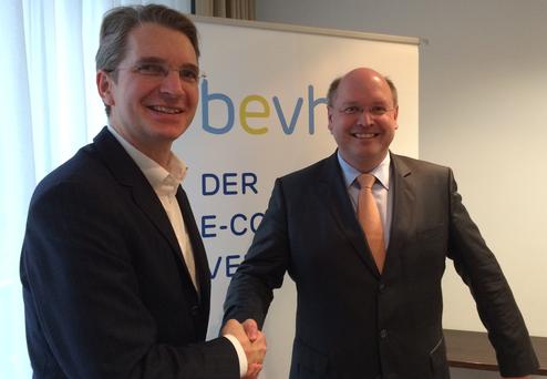 Frederik Palm (li.) , Vorstandsvorsitzender BdV, und Gero Furchheim, Prsident des BEVH (Bild: BEVH)