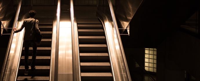 Ein zweiter Feed für Unternehmensseiten wäre ein Massaker an deren Reichweiten - es würde sehr still werden in diesem Werbedepot. (Bild: StockSnap/ Pixabay/ CC0) Ein zweiter Feed für Unternehmensseiten wäre ein Massaker an deren Reichweiten - es würde sehr still werden in diesem Werbedepot. (Bild: StockSnap/ Pixabay/ CC0)