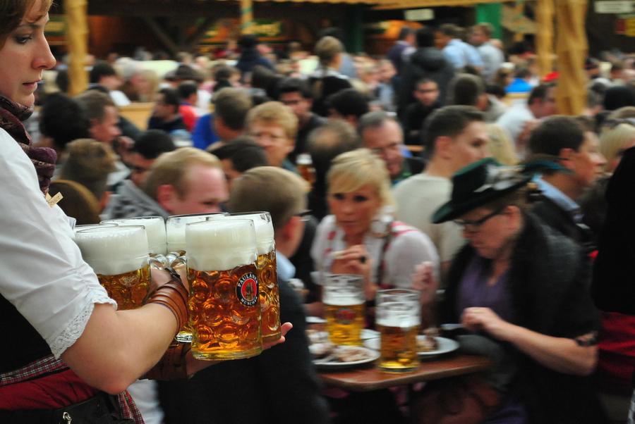Hier ist 1:1-Marketing ausnahmsweise keine Kunst, denn alle wollen das gleiche: Bier. (Christian Benseler/Flickr)