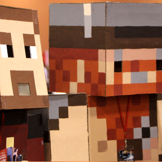 Die digitale in die richtige Welt bringen: Minecraft Cosplayer auf der Phoenix Comicon in Phoenix, Arizona (Gage Skidmore)
