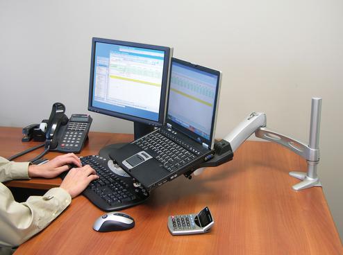 Der PC-Markt zieht dank der Geschäftskunden überraschend an. (Bild: SXC.hu/Louis Hall) Der PC-Markt zieht dank der Geschäftskunden überraschend an. (Bild: SXC.hu/Louis Hall)