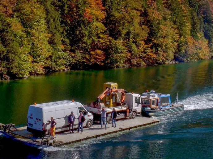 In den Bergen rund um den Königssee, da leben (gerüchteweise) Wolpertinger, (bisher) gelbe Telefonzellen und (sicherlich) keine Breitbänder in freier Wildbahn (Bild: Telekom)