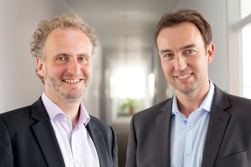 Georg Kühl (links) und Dr. Michael Klinkers, Vorstand Nexum AG (Bild: Nexum)