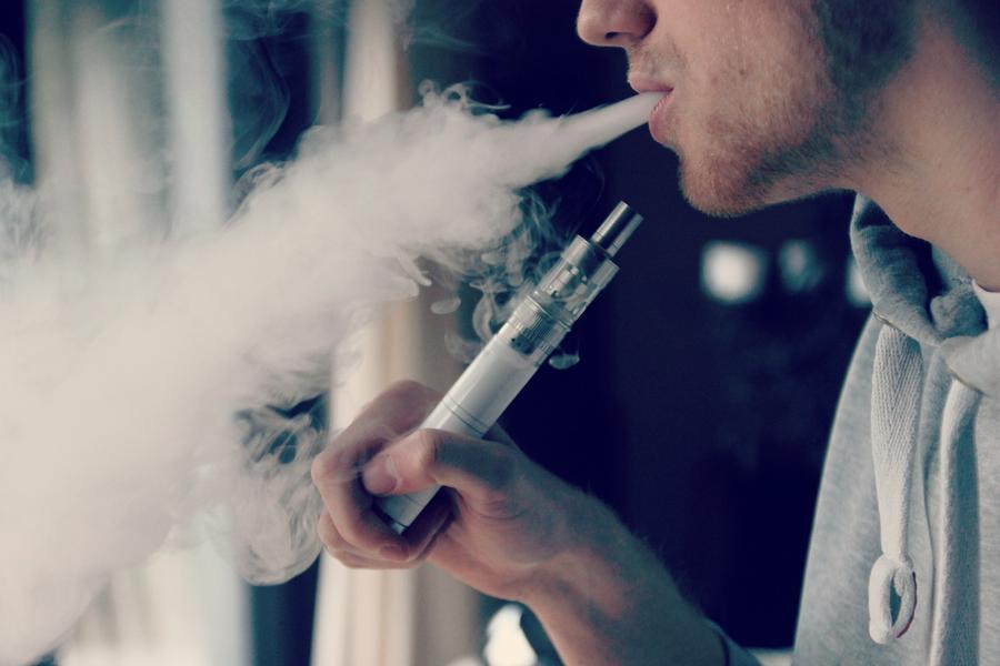 Endlich überflüssig dank App: Das Single-Purpose-Device E-Zigarette. (Bild:  Vaping360.com/Flickr)