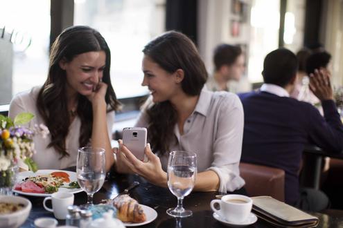 Vor allem fr Nachrichten in mobilen Apps sind Nutzer bereit zu zahlen (Bild: Samsung)