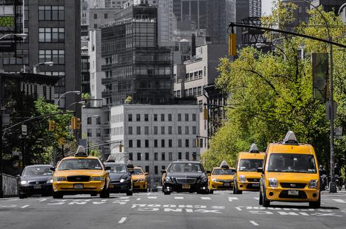 Limousine gegen Taxi: In Deutschland muss Uber einen Tiefschlag einstecken (Bild: Michele Ursino/Flickr)