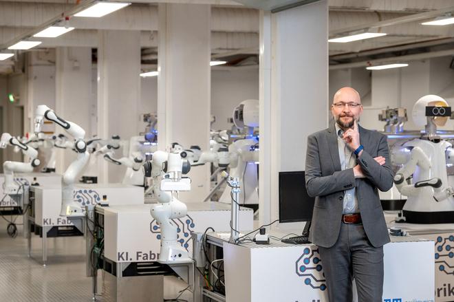 Achim Lilienthal, Leiter der KI-Fabrik an der TU München (Bild: Astrid Eckert / TUM)