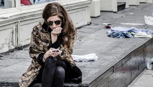 Smartphones sind fr die meisten unverzichtbar (Bild: Michele Ursino/Flickr)
