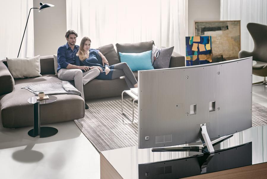 In der TV-Zukunft wird es immer weniger Unterbrecher-Blöcke geben, weil die Nutzer diese bei Online-Plattformen nicht akzeptieren. (Samsung)
