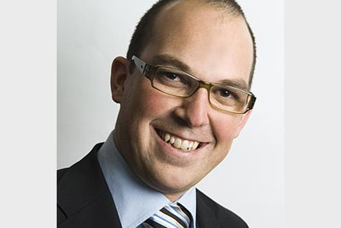 Dr. Daniel Riesch von der Unic AG zeigt an einem Praxisbeispiel die zentralen Learnings der Vertikalisierung und Vertriebskanalintegration (Bild: Unic)