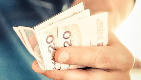 Noch wenig verbreitet im Online-Payment: Bargeld. (Bild: jarmoluk/Pixabay)