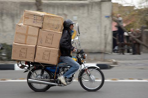 Amazon-Kunden in Grobritannien knnen sich ber eine noch schnellere Lieferung freuen. (Bild: Kamyar Adl/Flickr)