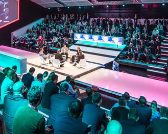 2014 waren Onlinemarketing-Kongresse wie dieser auf der Dmexco beliebter als Konferenzen mit Schwerpunkt E-Commerce. (2014 dmexco, Kln)