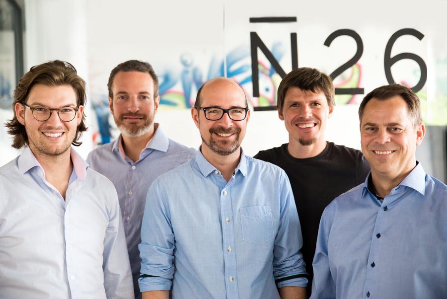 Valentin Stalf, Gründer und CEO von N26, Maximilian Tayenthal, Gründer und CFO von N26, Matthias Oetken, CFO/CRO der N26 Bank, Christian Rebernik, CTO von N26, Markus Gunter, CEO der N26 Bank (Bild: N26)