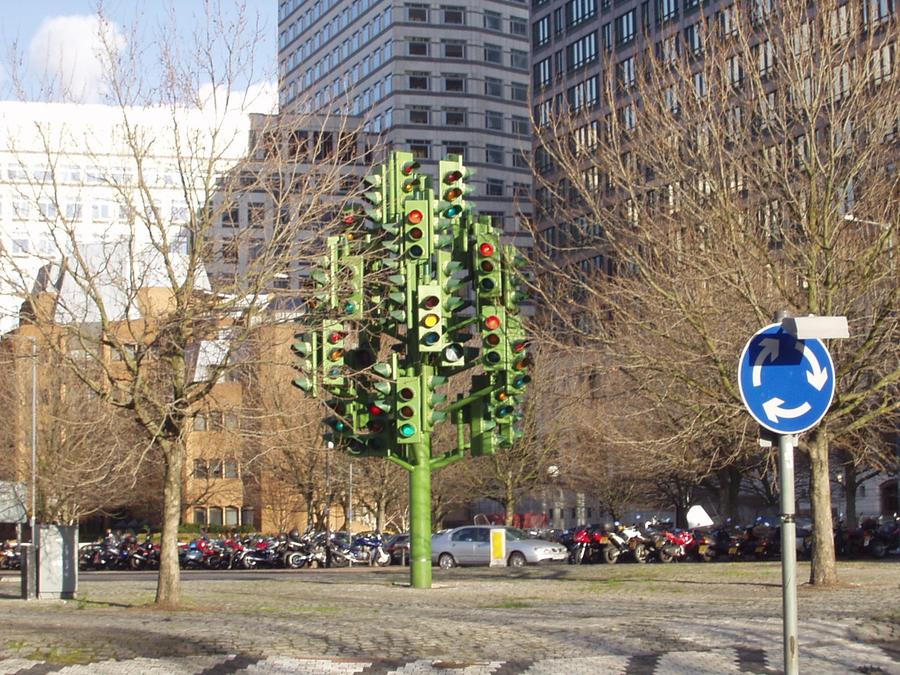  (Canary Wharf)