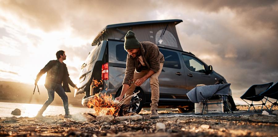 Influencer im Einsatz für den Crosscamp Camper. (Erwin Hymer Group)