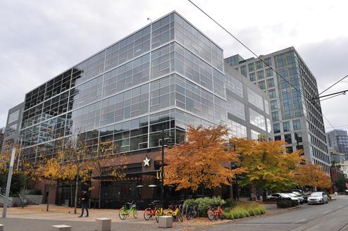 Amazon Konzernzentrale Seattle (Bild: Joe Mabel)