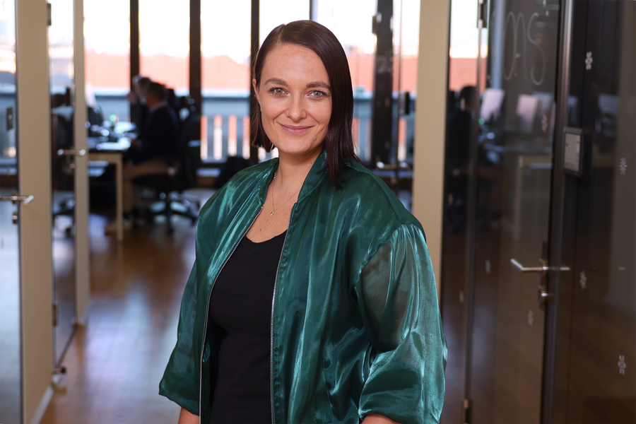 Maria Holzinger, Direktorin Kreation bei e-dialog. (Bild: Katharina Schiffl)