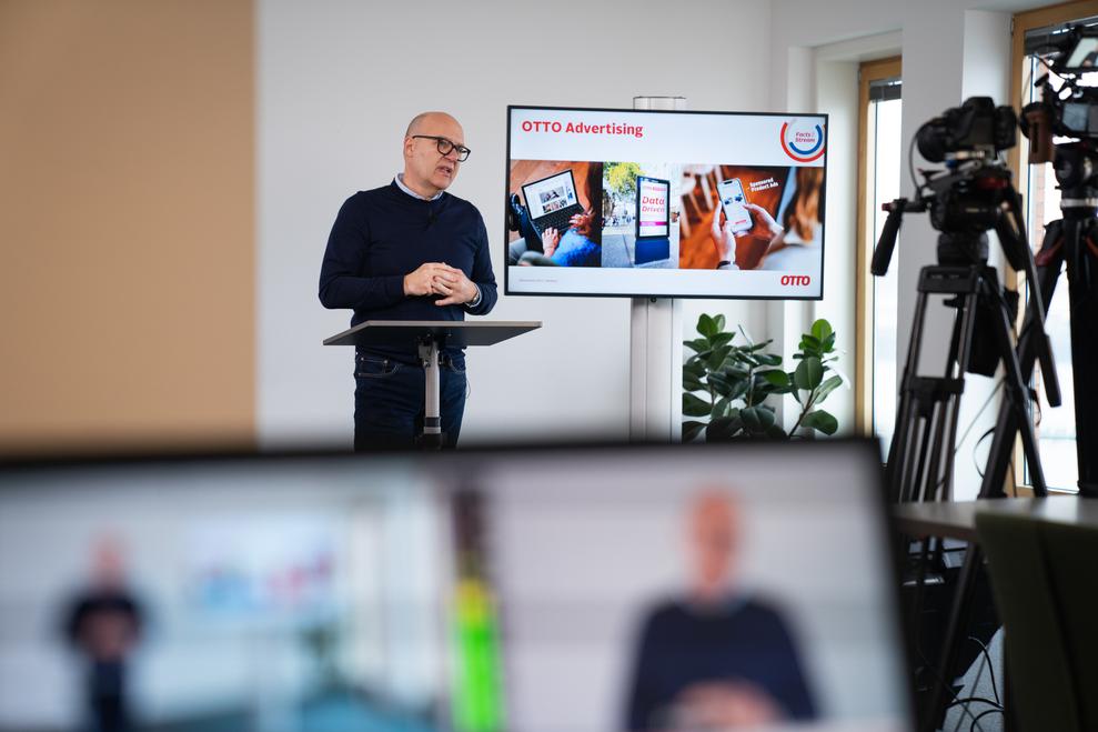 Marc Opelt: 'KonsumentInnen haben aufgrund steigender Preise fr Energie und Lebensmittel weniger im Portemonnaie, meiden Spontankufe, verzichten hufiger auf Markenprodukte und stellen grere Kaufentscheidungen zurck' (Bild: Otto)