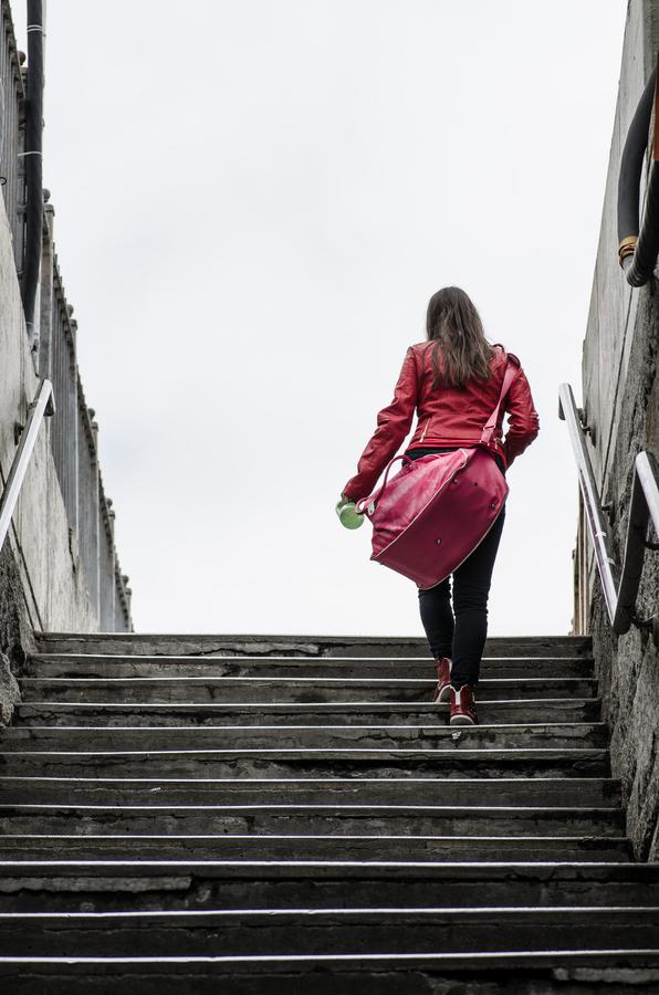 Jede Stufe auf dem Weg zum etablierten Unternehmen birgt Risiken (Bild: Michele Ursino  Flickr CC by sa)