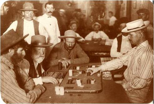 Ob wie frher im Saloon oder heute auf Facebook: Menschen wollen gerne etwas gewinnen (Bild: Glacialedge, Wikimedia Commons)