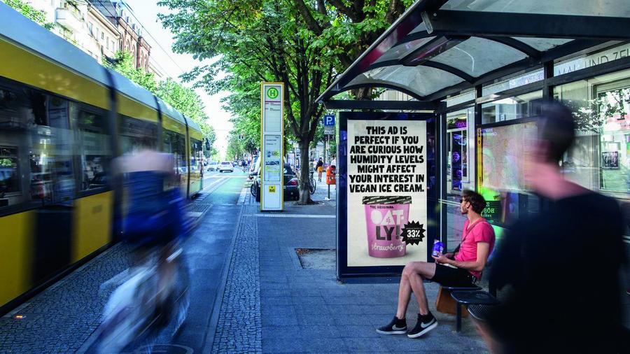 Programmatische Plakatwerbung wird immer mehr zum Standard. (Oatly)