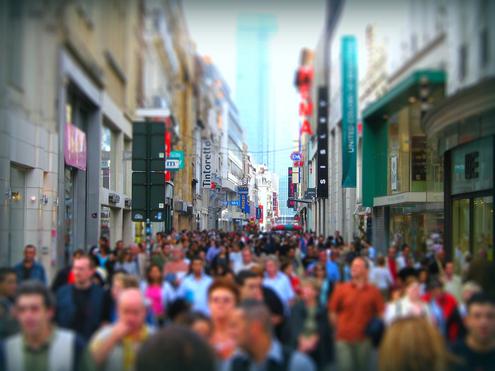 Big Data hilft Shops, den Traffic aus dem Konsumentenstrom in den eigenen Shop zu ziehen (Bild: Bjrn Giesenbauer Flickr)