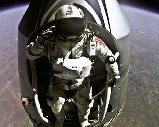  (Red Bull Stratos - Mission Jump)