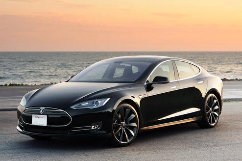 Tesla und deutsche Autos liegen bei Verbrauchern etwa gleichauf als potenzielle Kaufobjekte. (Bild: Tesla)