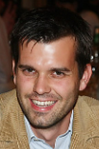 Ihr Referent: Lukas Kerschbaum, hybris GmbH Ihr Referent: Lukas Kerschbaum, hybris GmbH
