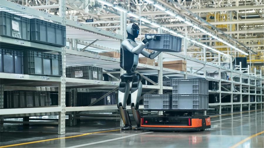 Humanoider Roboter von Terra Robotics bei einfacher Logistiktätikeit (Terra Robotics)
