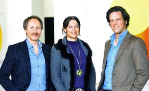 Michael Frank, Geschftsfhrer der Plan.Net Gruppe (links), Florian Haller, Hauptgeschftsfhrer der Serviceplan Gruppe, und Stefanie Krebs, bisheriger alleiniger Vorstand der 12snap AG und ab sofort Geschftsfhrerin von Plan.Net Solutions. (Bild: Plan.Net)