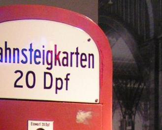 Bahnsteigkarten-Automat im DB-Museum, Nürnberg (Thomas Hermes)
